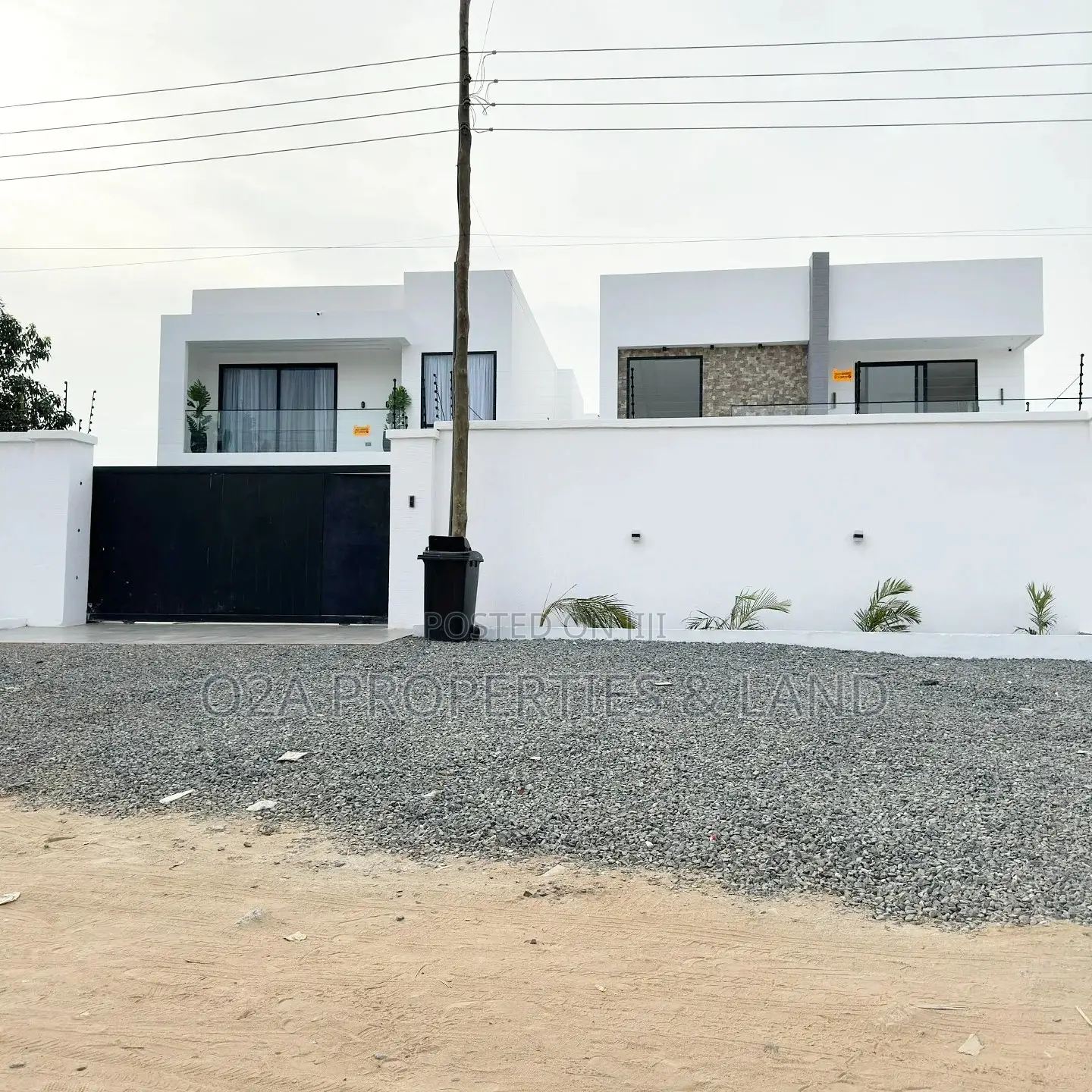 4bdrm House in Ashaley Botwe, Lake Side Estate for sale in Lake Side Estate