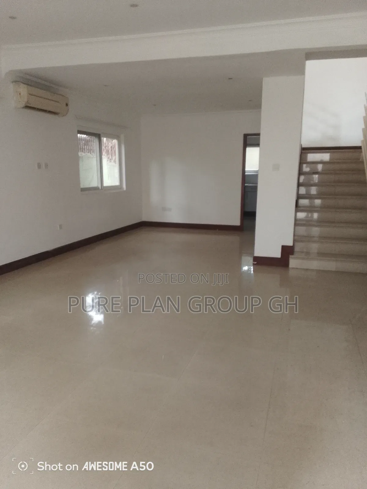 4bdrm House in Airport View Hotel for rent in Airport Residential Area