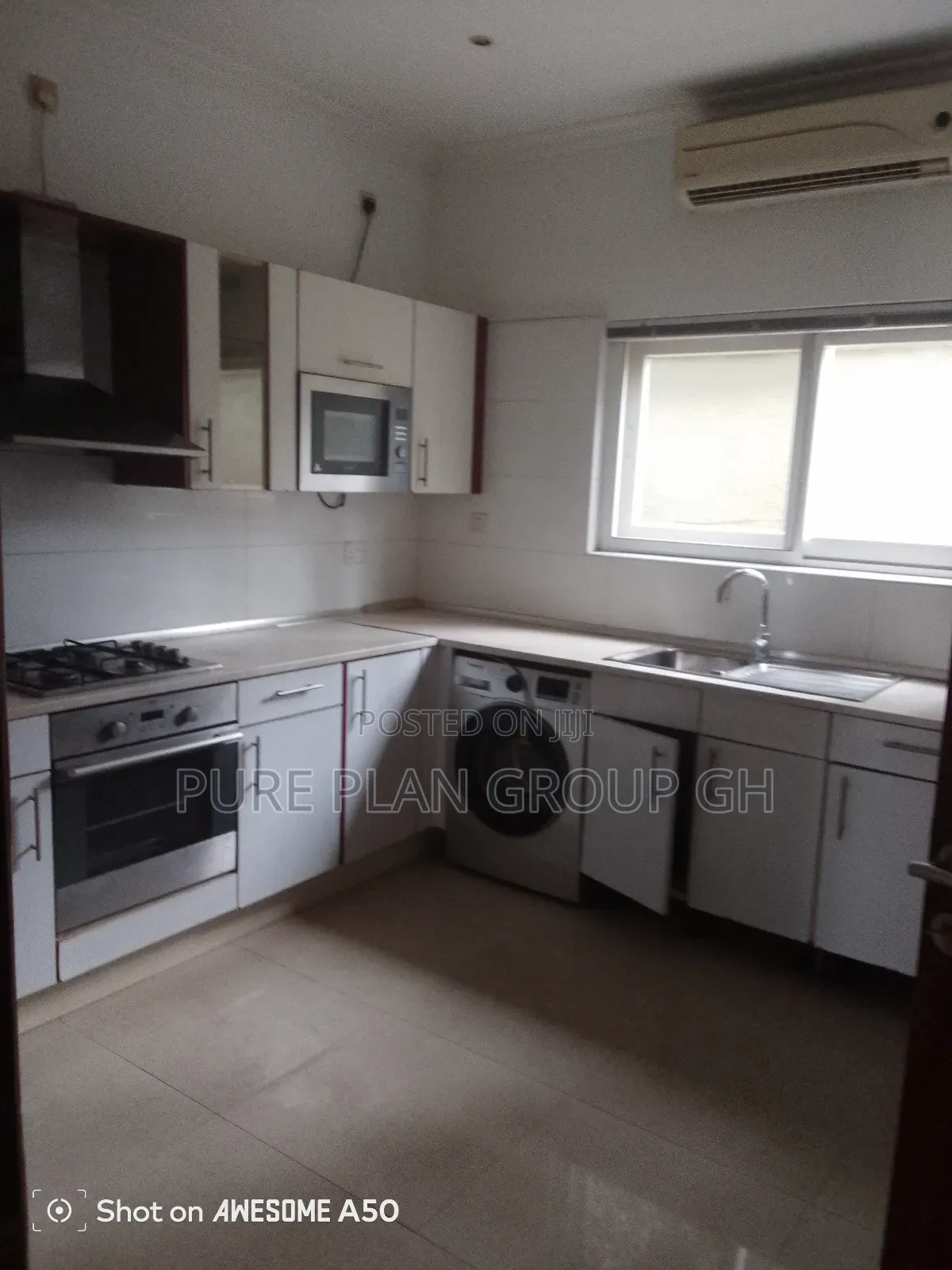 4bdrm House in Airport View Hotel for rent in Airport Residential Area