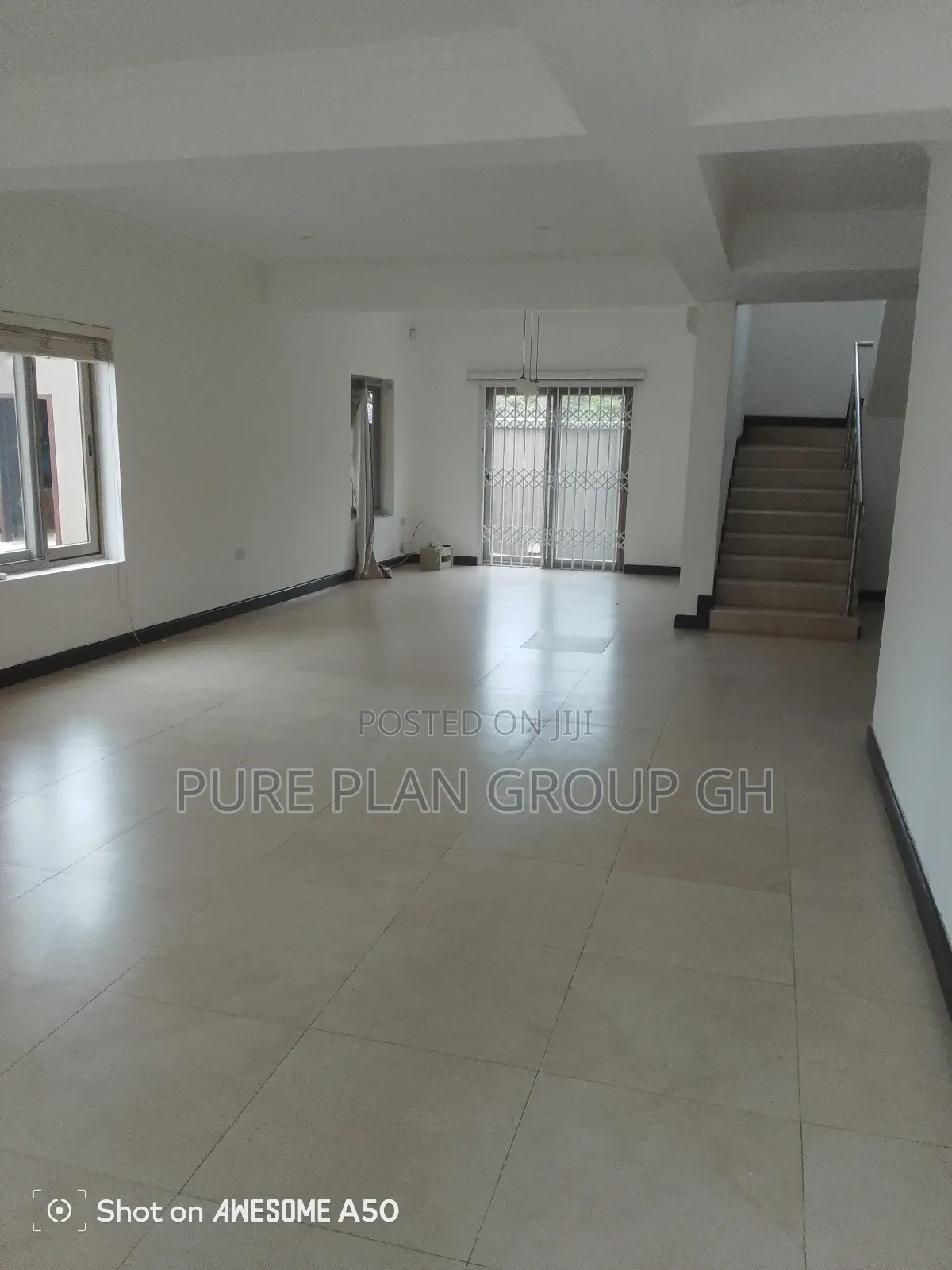 4bdrm House in Airport View Hotel for rent in Airport Residential Area