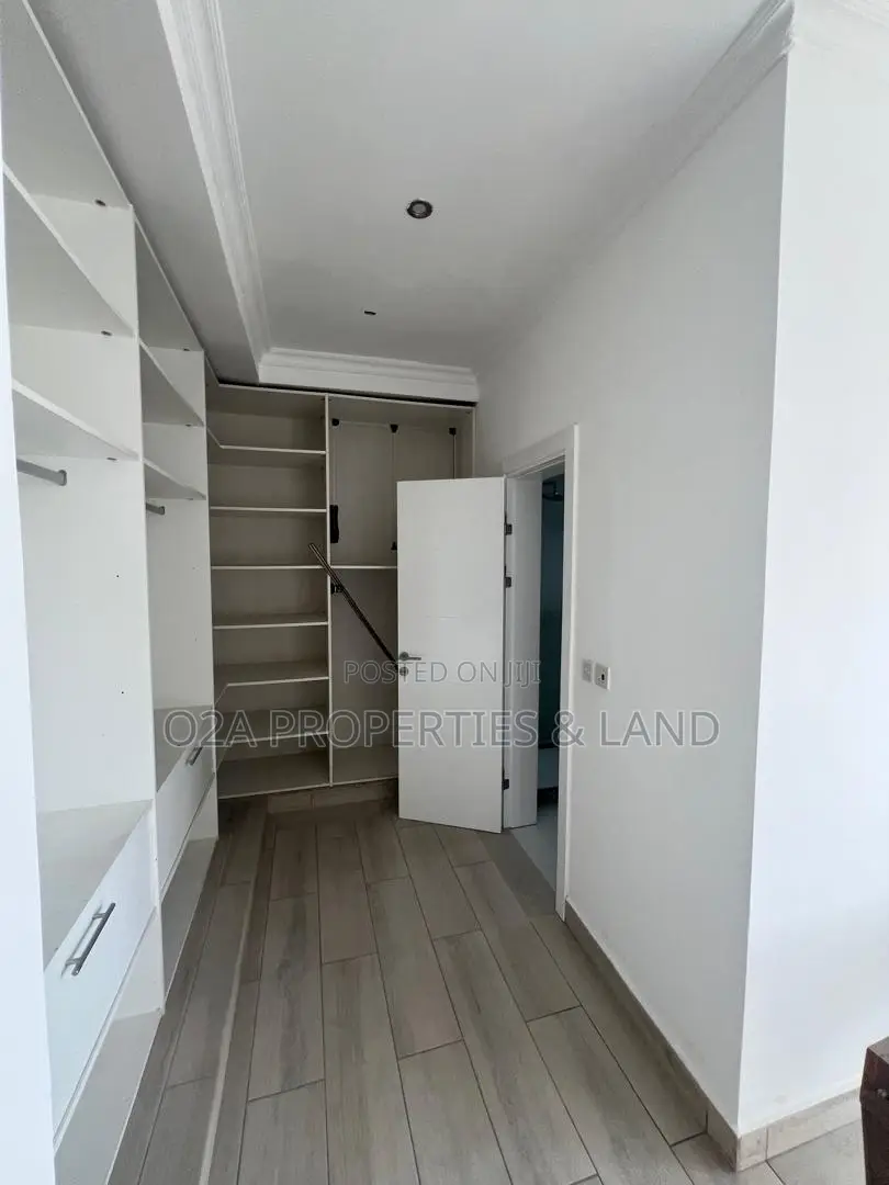 4bdrm House in Cantonments, DVLA Area for rent in DVLA Area