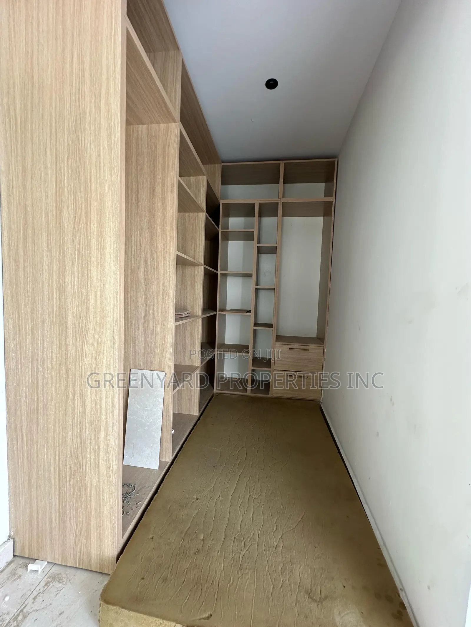 4bdrm House in East, Airport Residential Area for sale in Airport Residential Area