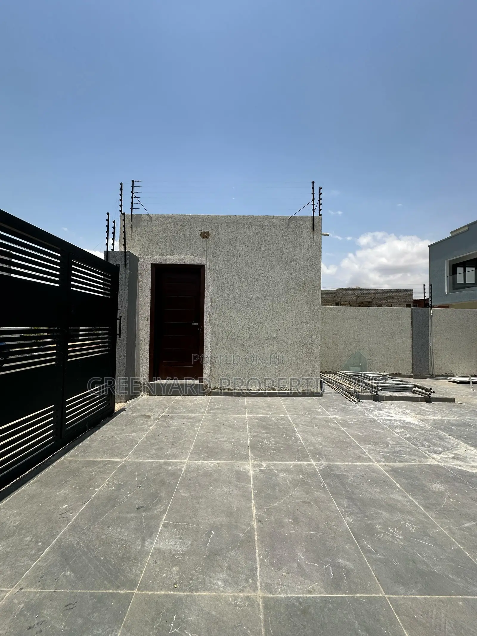 4bdrm House in East, Airport Residential Area for sale in Airport Residential Area