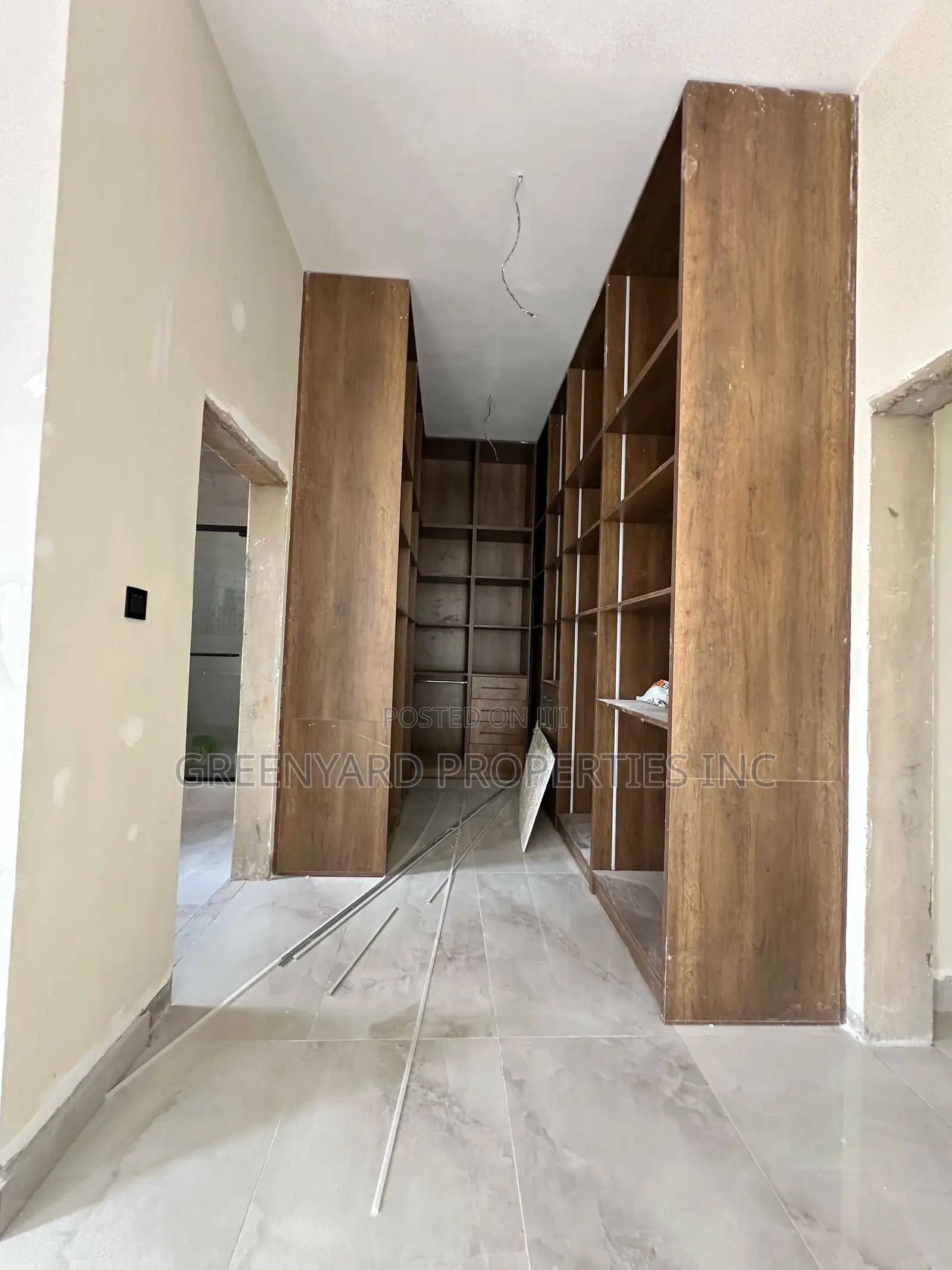 4bdrm House in East, Airport Residential Area for sale in Airport Residential Area