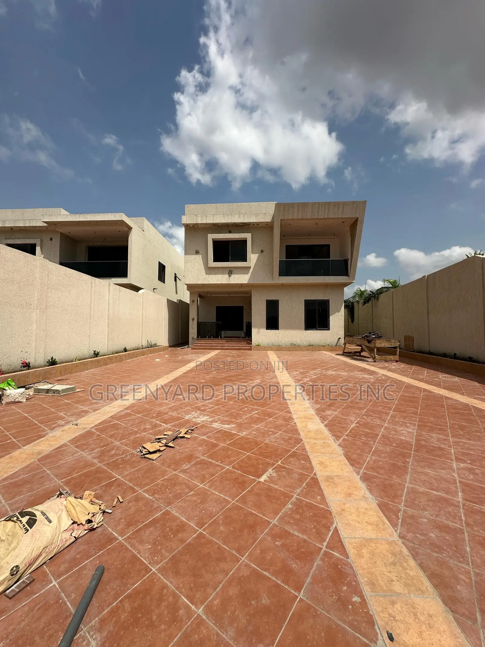 4bdrm House in East, Airport Residential Area for sale in Airport Residential Area