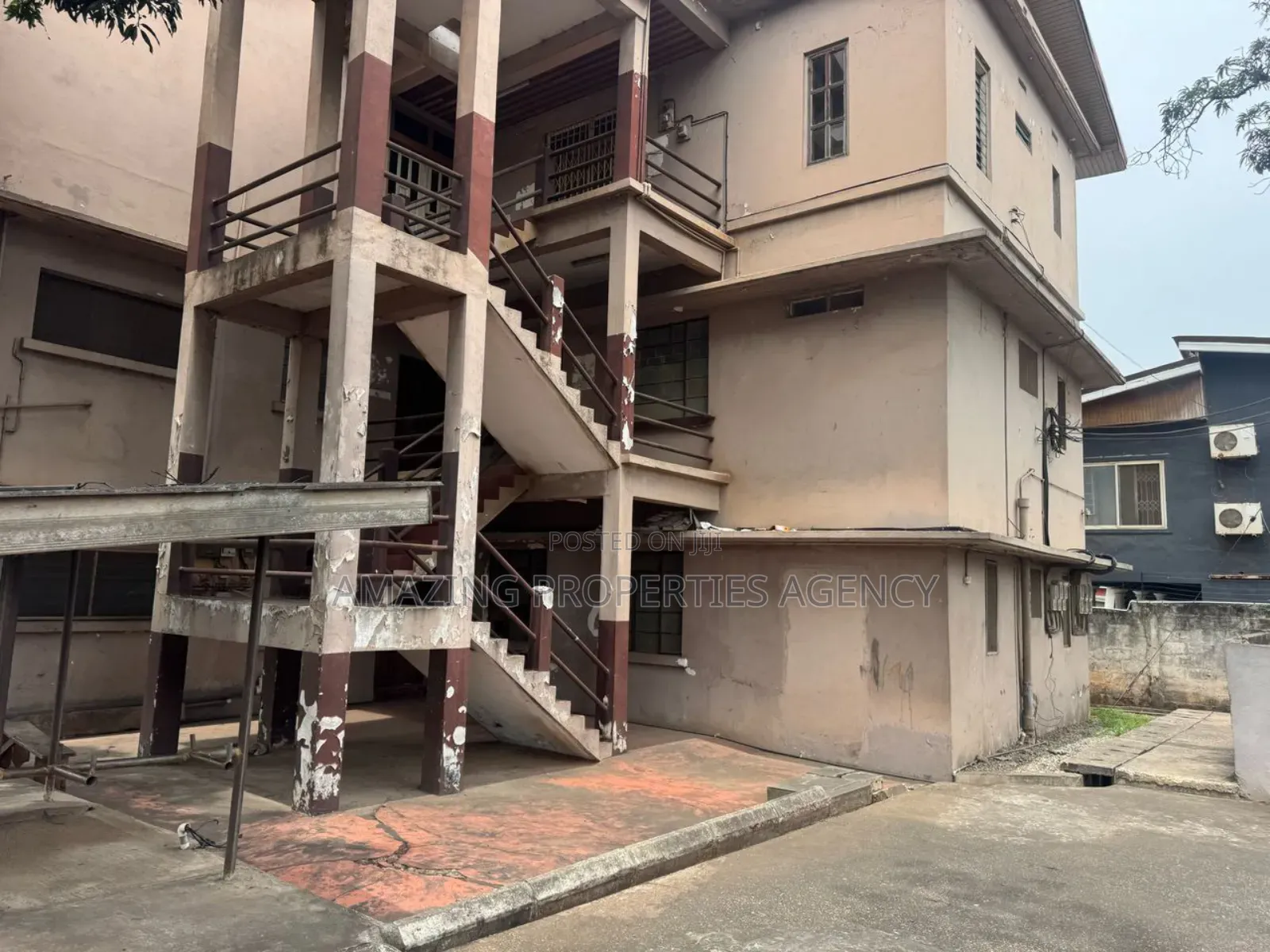 10bdrm House in Tesano for sale in Tesano