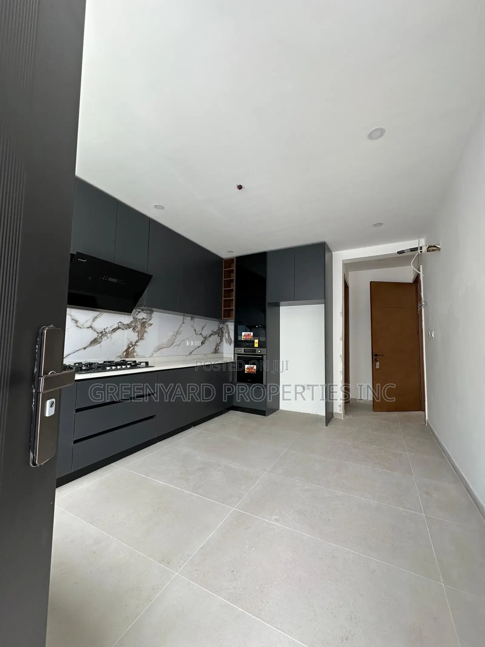 5bdrm House in Spintex for sale in Spintex