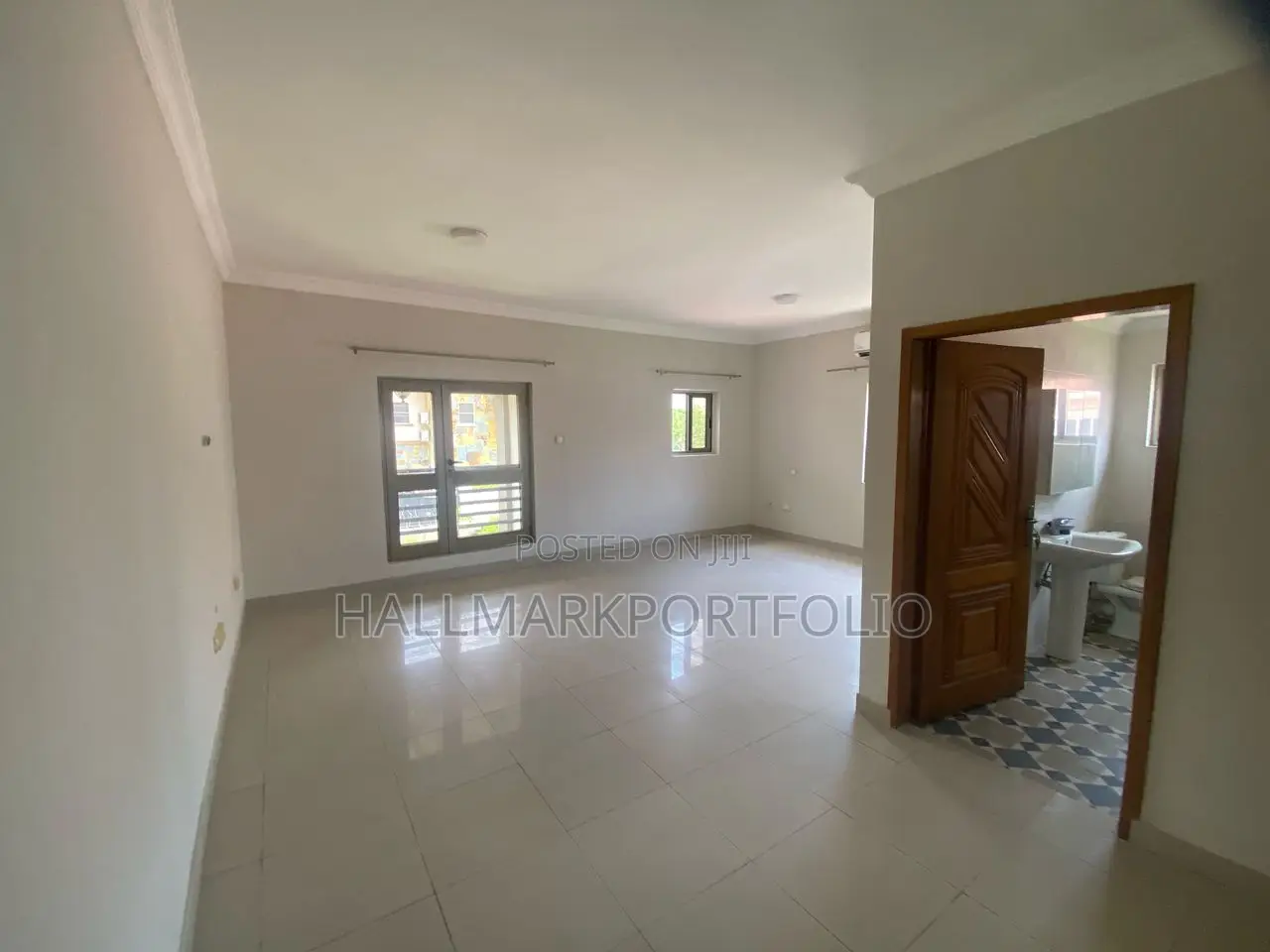 4bdrm Townhouse / Terrace in Cantonment, Cantonments for rent in Cantonments