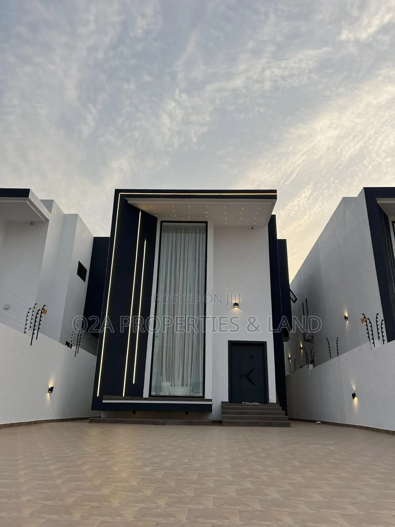 4bdrm House in Ashaley Botwe, Lake Side Estate for sale in Lake Side Estate