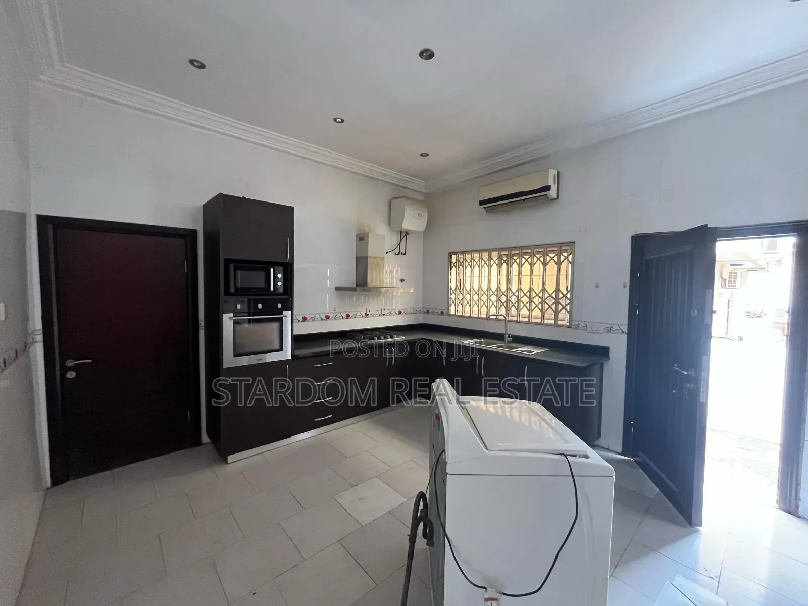 4bdrm Duplex in Adjiringanor, East Legon for rent in East Legon