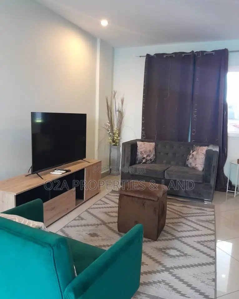 Furnished 3bdrm Townhouse / Terrace in East Legon, American House in American House