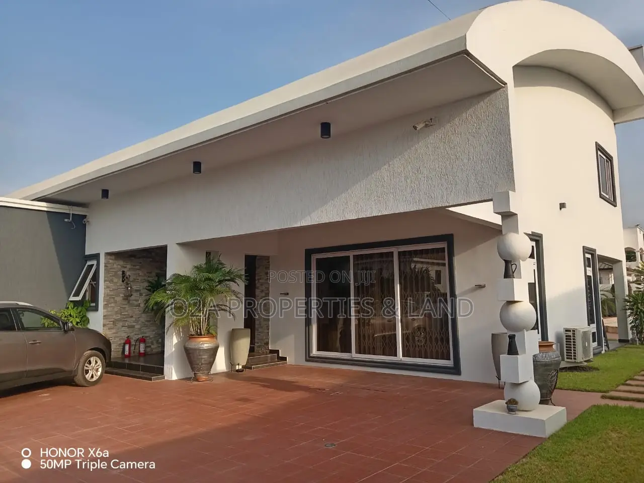 5bdrm House in Community 20, Sakumono for sale in Sakumono