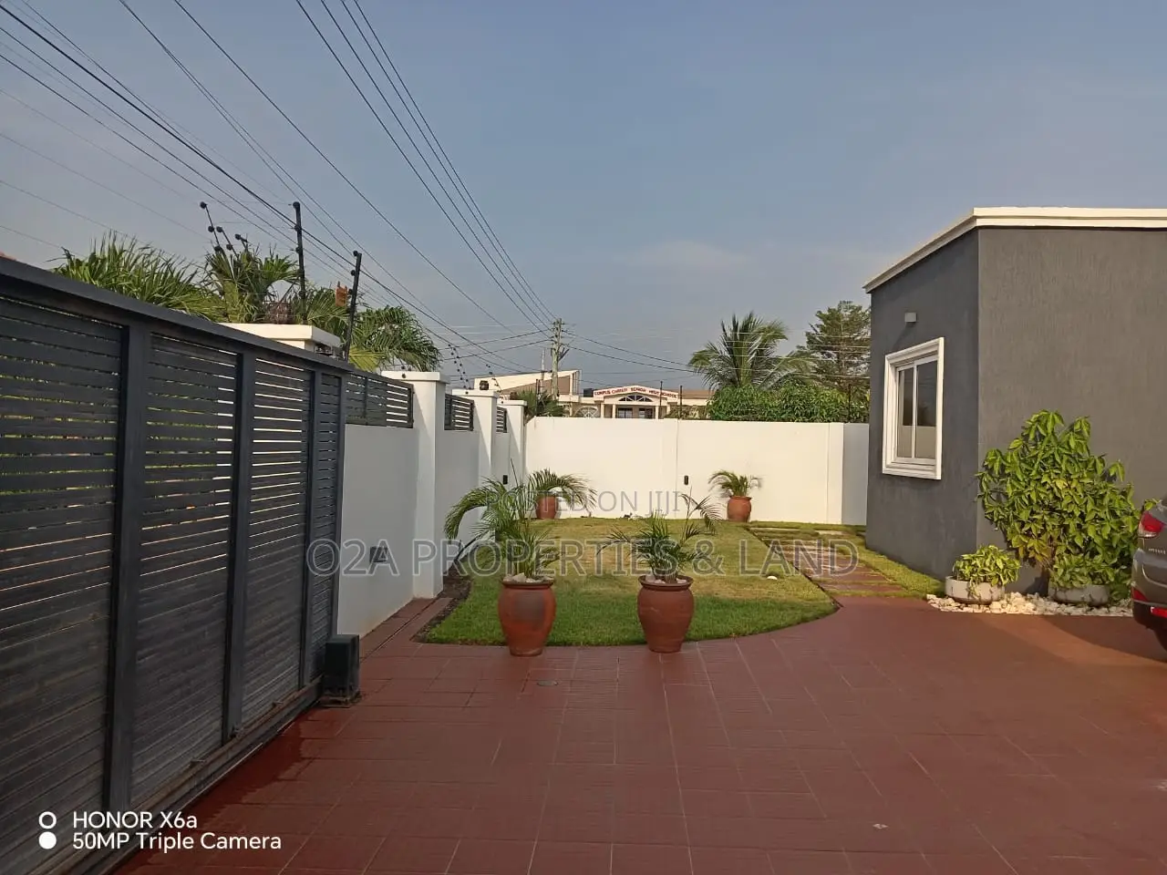 5bdrm House in Community 20, Sakumono for sale in Sakumono
