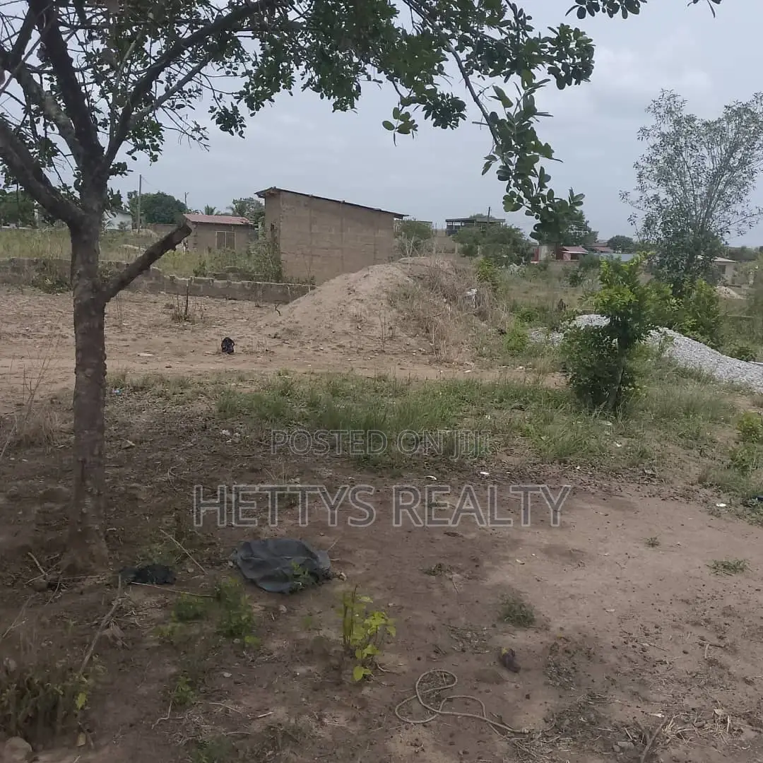 One Plot for Sale at Ashalaja With Two Single Rooms for Sale in Amasaman