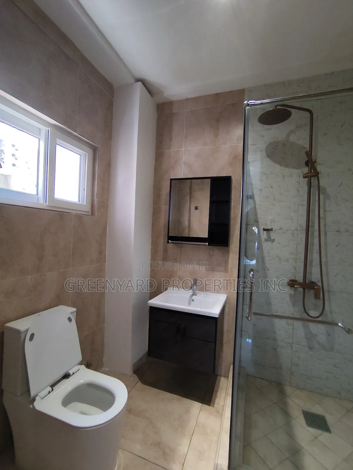 3bdrm Bedsitter in American House, East Legon for rent in East Legon