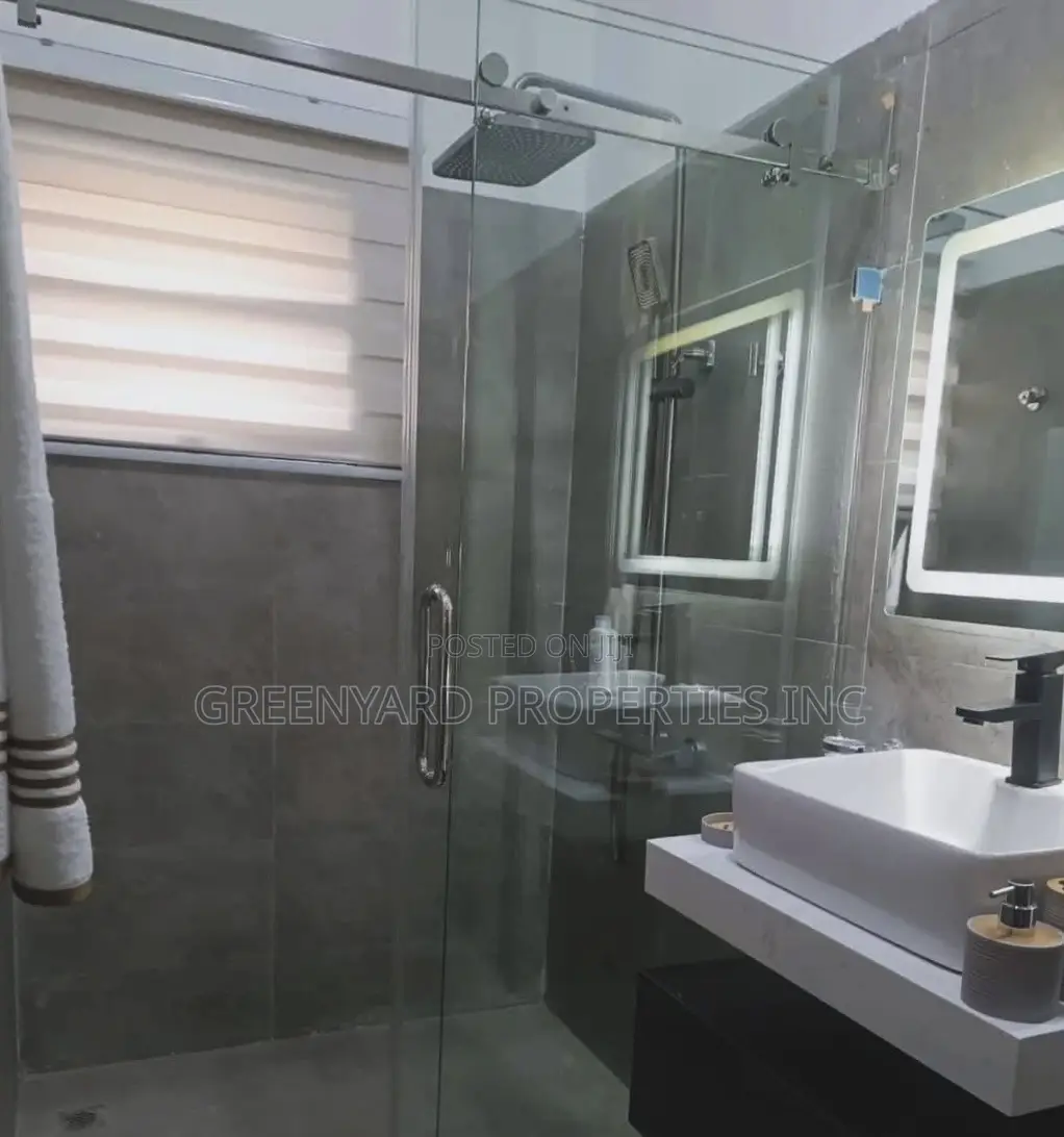 Furnished 4bdrm House in American House, East Legon for rent in East Legon