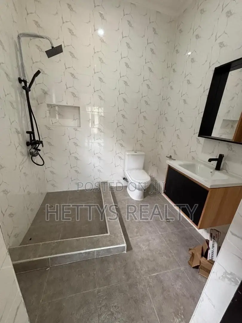 3bdrm House in East Legon for sale in East Legon