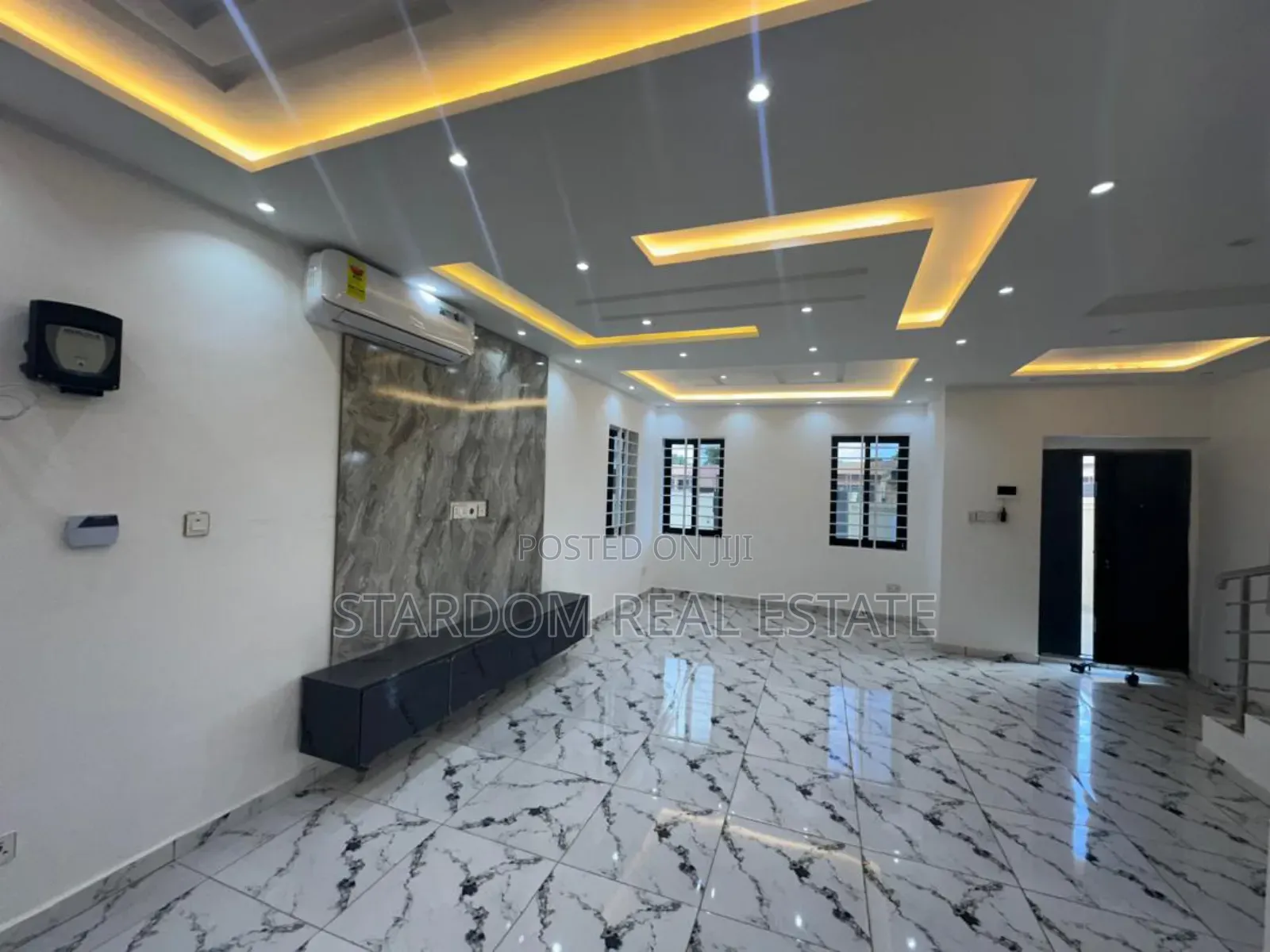 2bdrm Duplex in Ashaley Botwe for sale in Ashaley Botwe