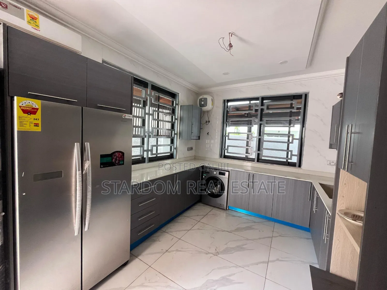 4bdrm Duplex in Ars, East Legon for sale in East Legon