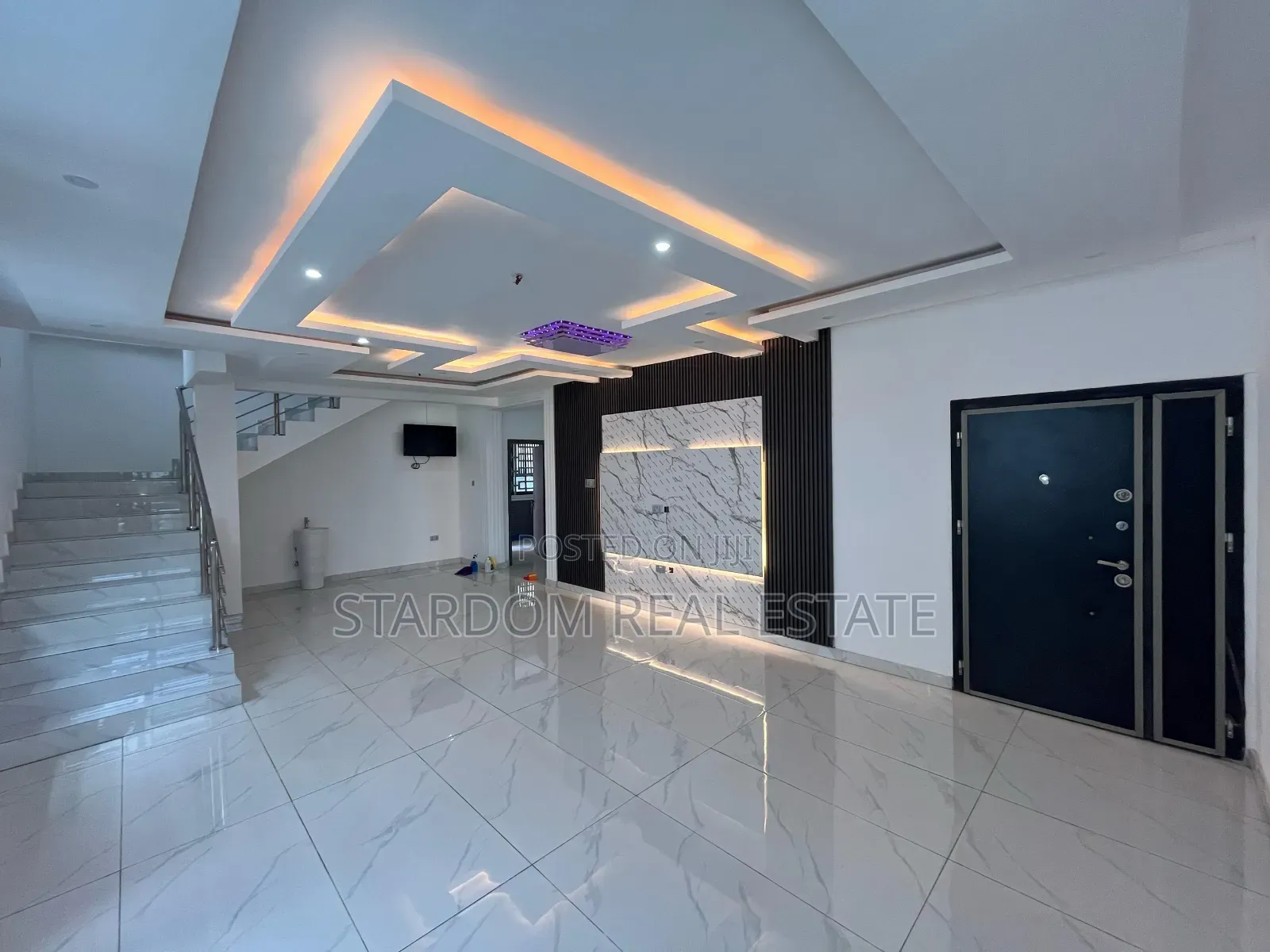 4bdrm Duplex in Ars, East Legon for sale in East Legon