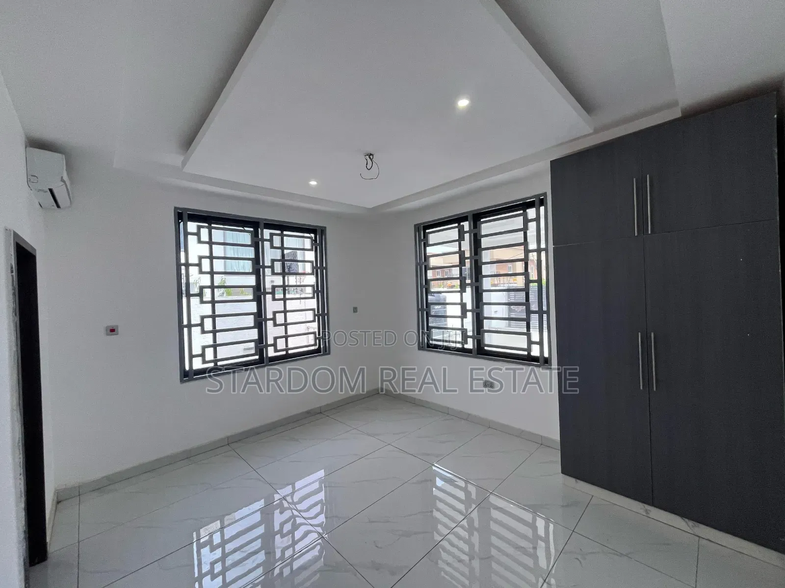 4bdrm Duplex in Ars, East Legon for sale in East Legon