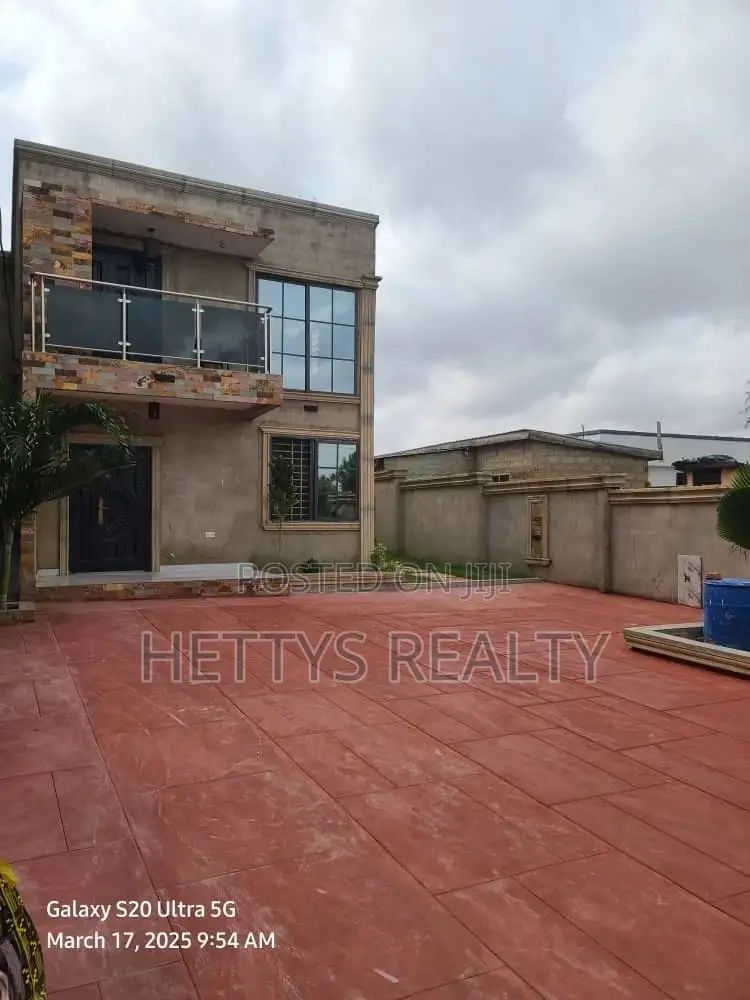 3bdrm House in Pokuase for sale in Pokuase