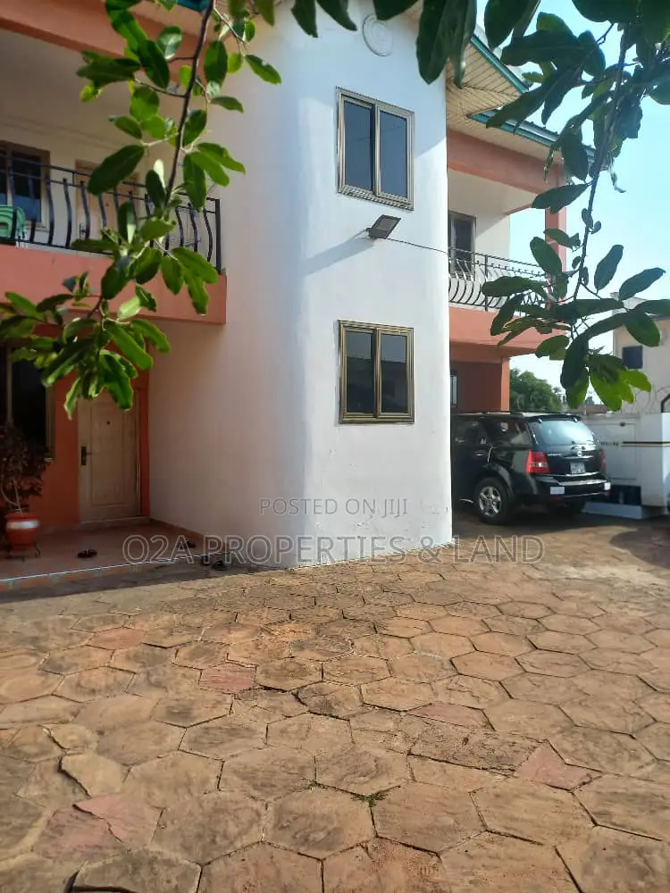 5bdrm House in Dzorwulu for sale in Dzorwulu