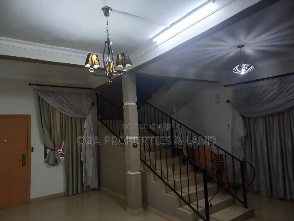 5bdrm House in Dzorwulu for sale in Dzorwulu