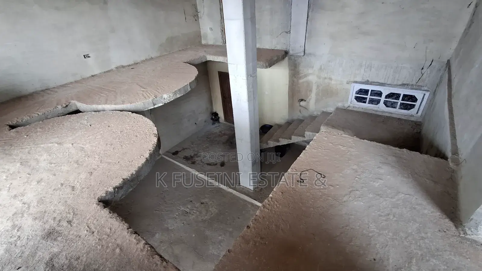 12bdrm House in K Fuseini Estate, Kumasi Metropolitan for sale in Kumasi Metropolitan