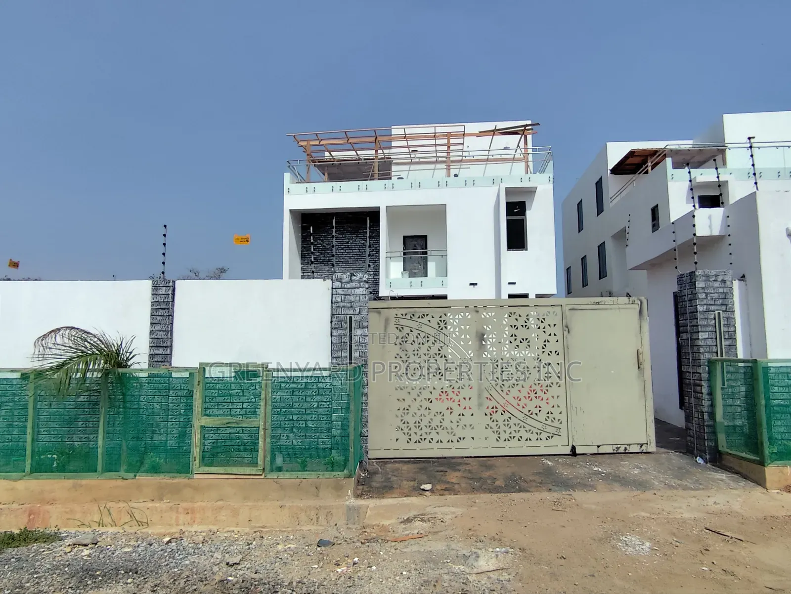 6bdrm House in Ogbojo, East Legon for sale in East Legon