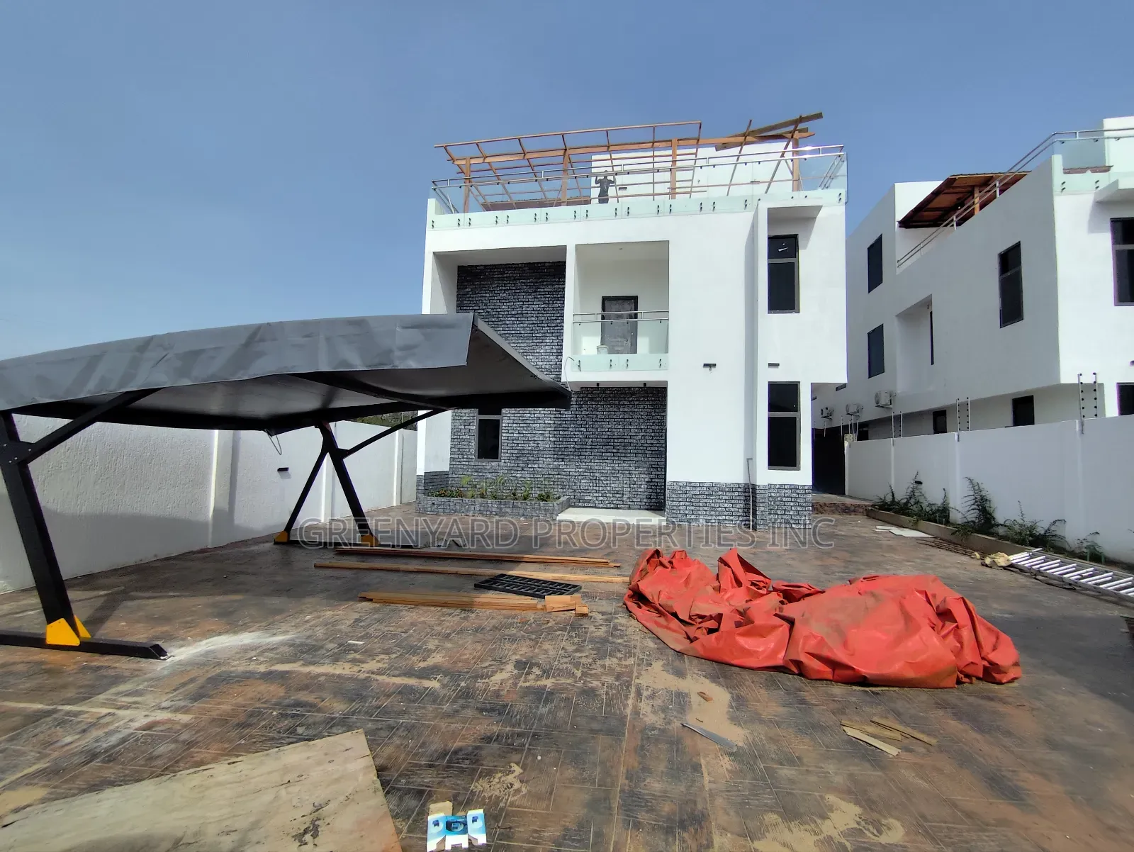 6bdrm House in Ogbojo, East Legon for sale in East Legon