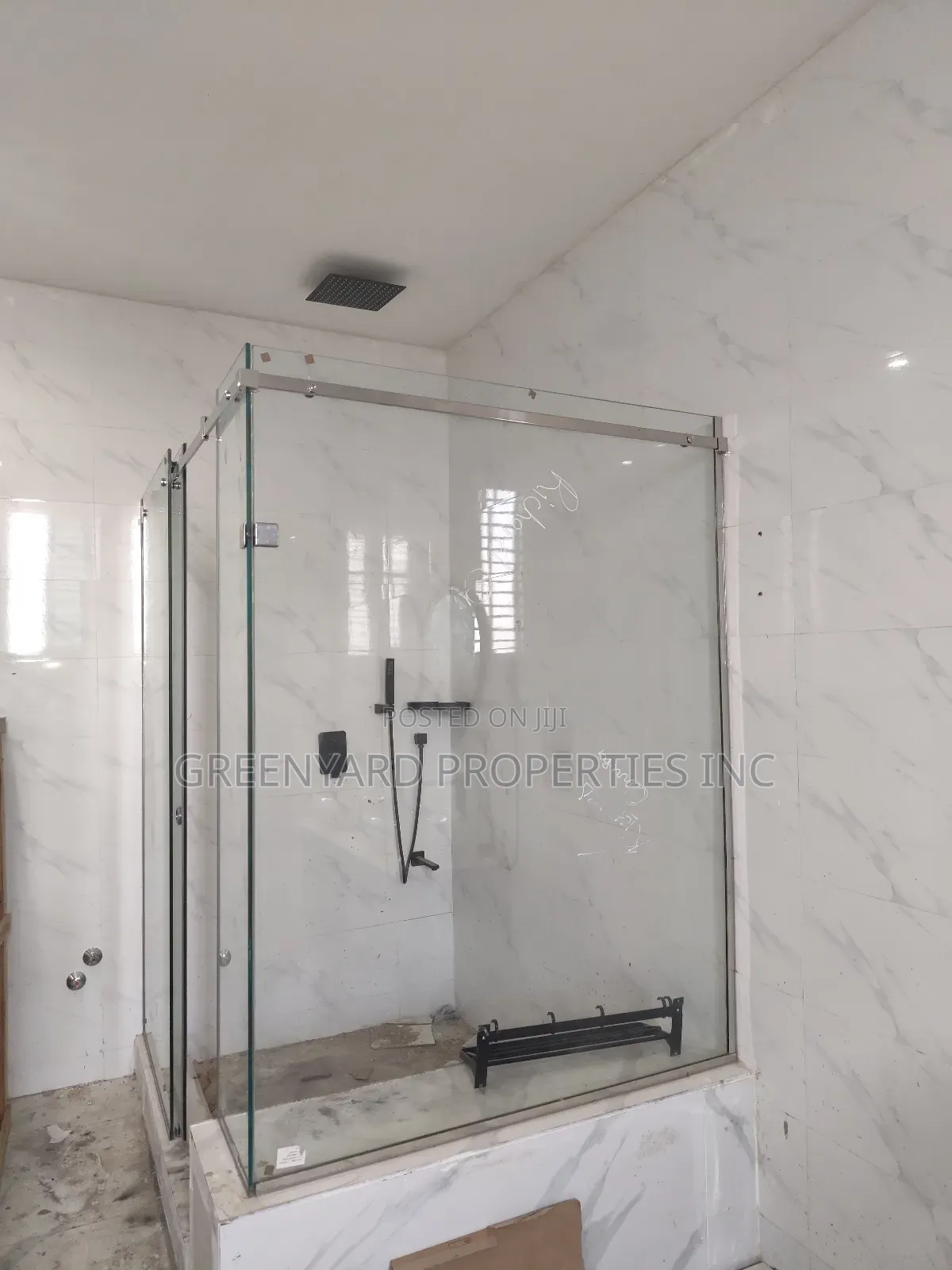6bdrm House in Ogbojo, East Legon for sale in East Legon