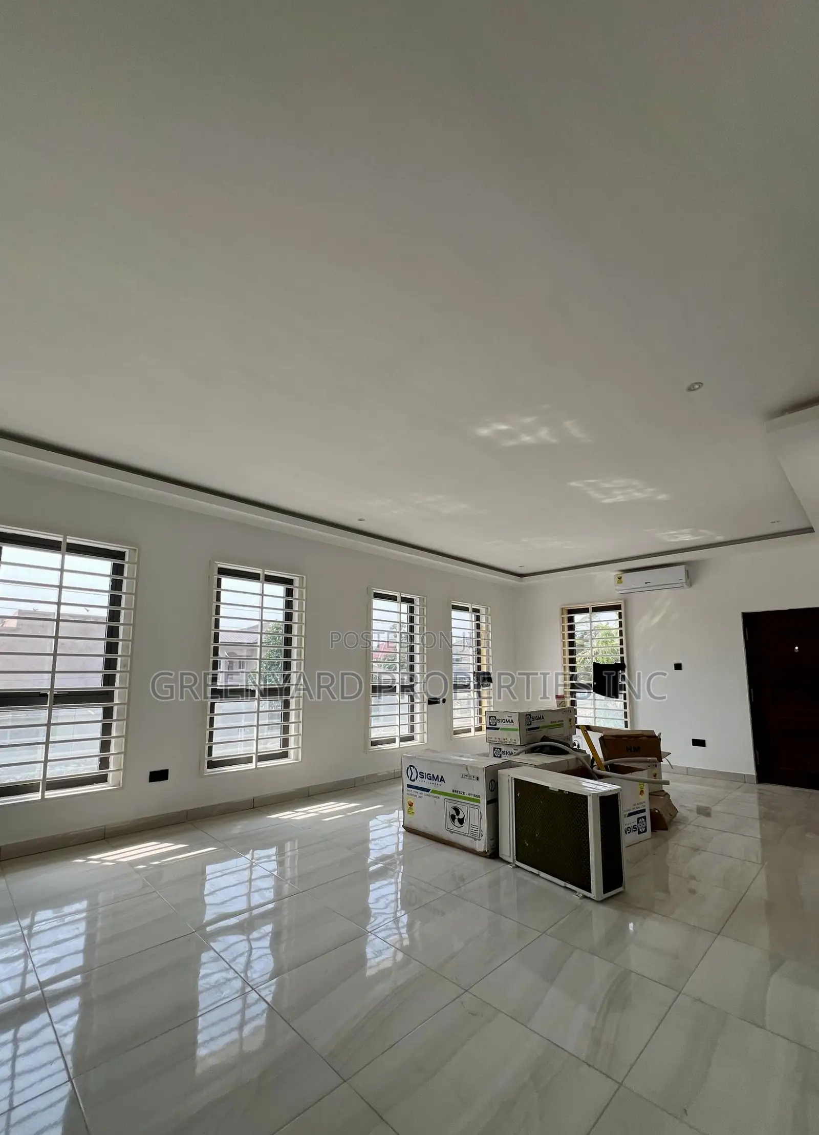 9bdrm Mansion in Trasacco, Adjiriganor for sale in Adjiriganor