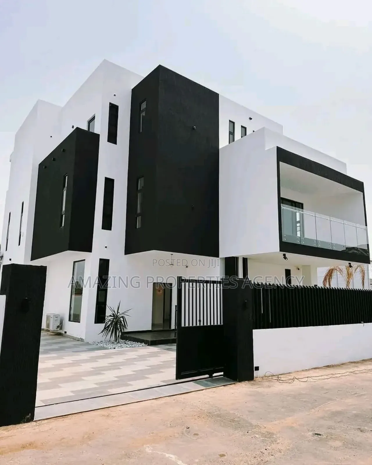 5bdrm Mansion in East Legon for sale in East Legon