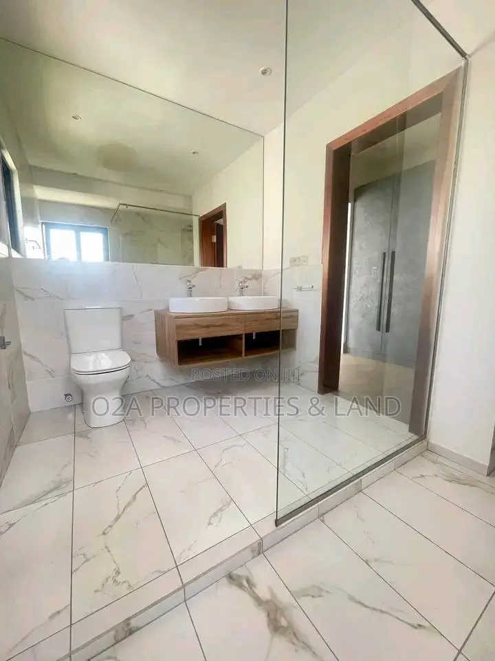 4bdrm Townhouse / Terrace in Cantonment, Accra, Acquinas for rent in Acquinas