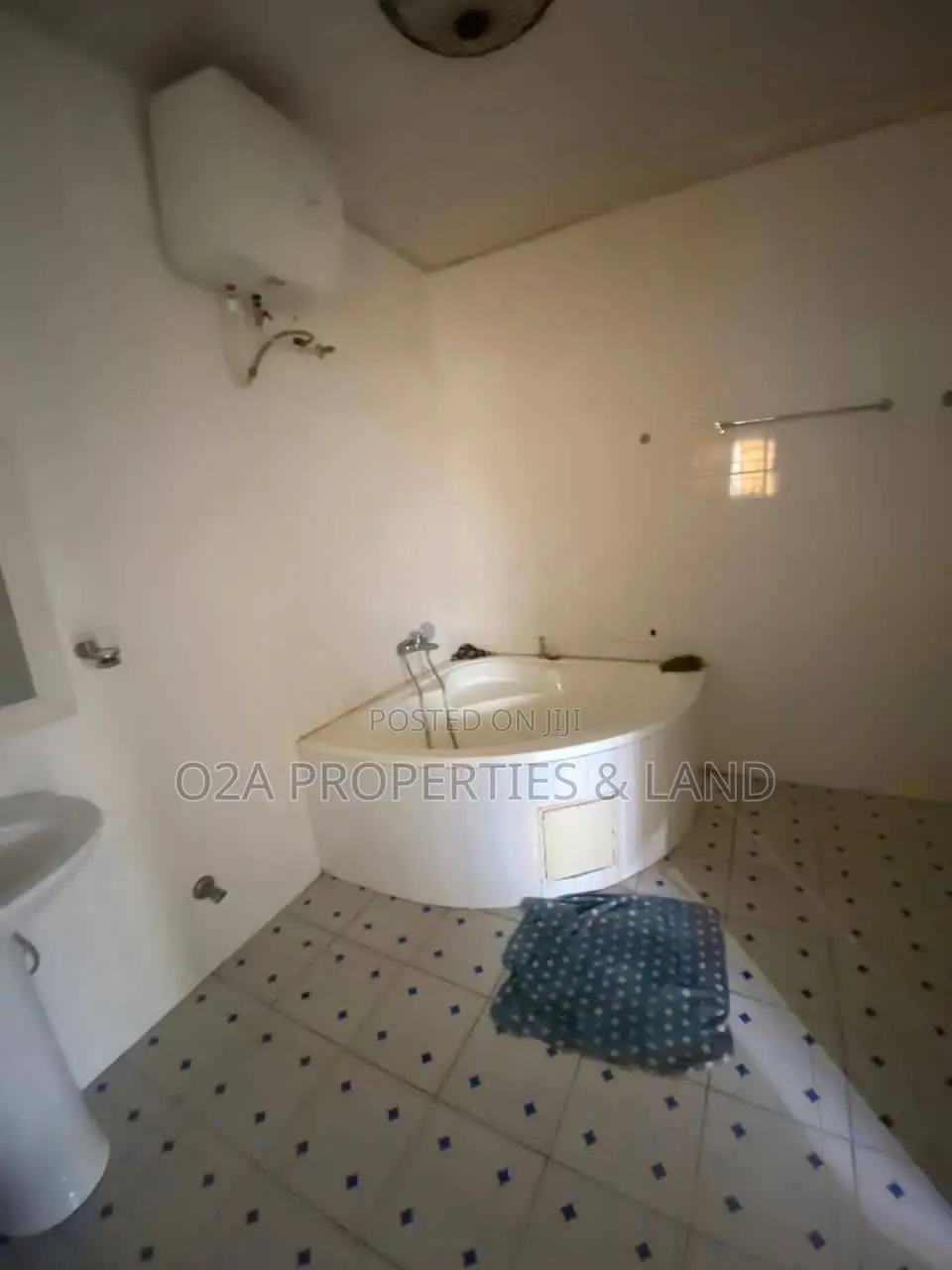 4bdrm Townhouse / Terrace in Cantonment, Accra, Acquinas for rent in Acquinas