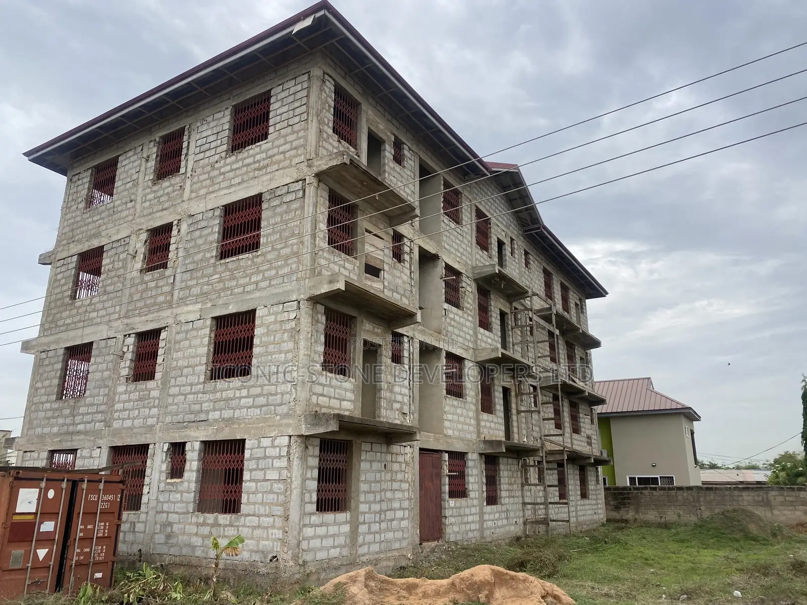 12bdrm Apartment in Comm 25 Hfc Estate, Tema Metropolitan for sale in Tema Metropolitan