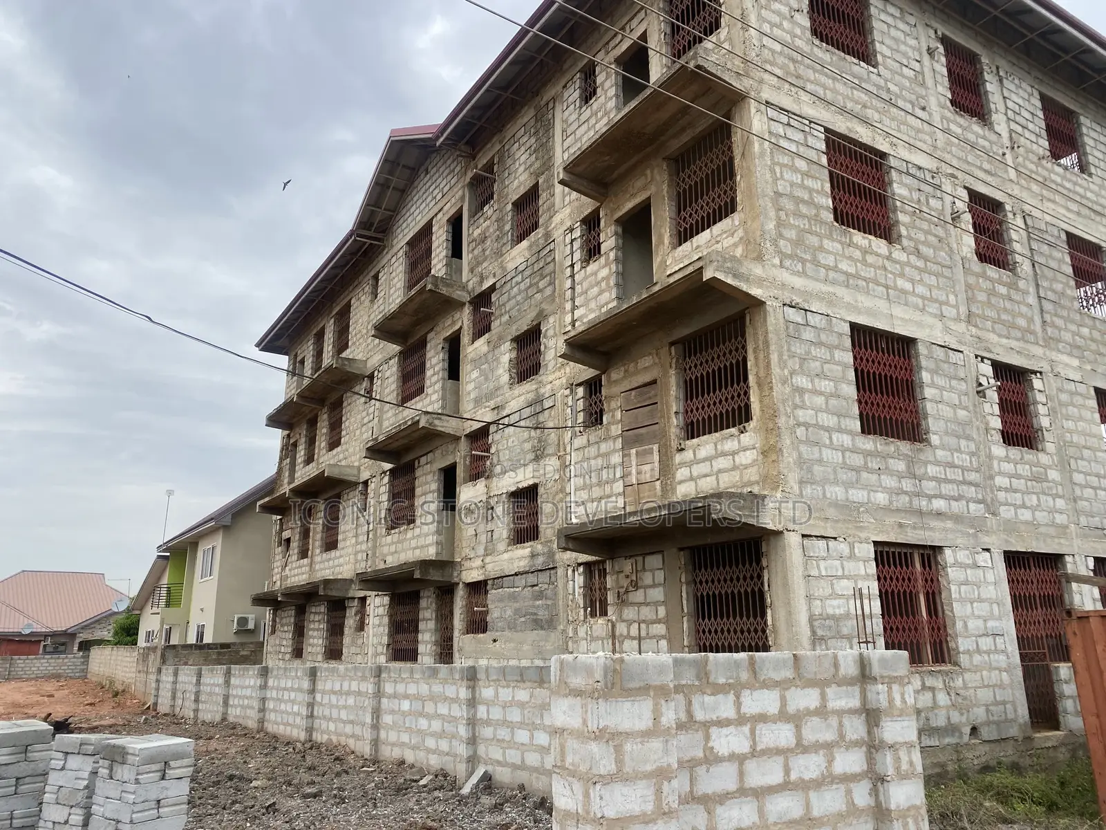 12bdrm Apartment in Comm 25 Hfc Estate, Tema Metropolitan for sale in Tema Metropolitan