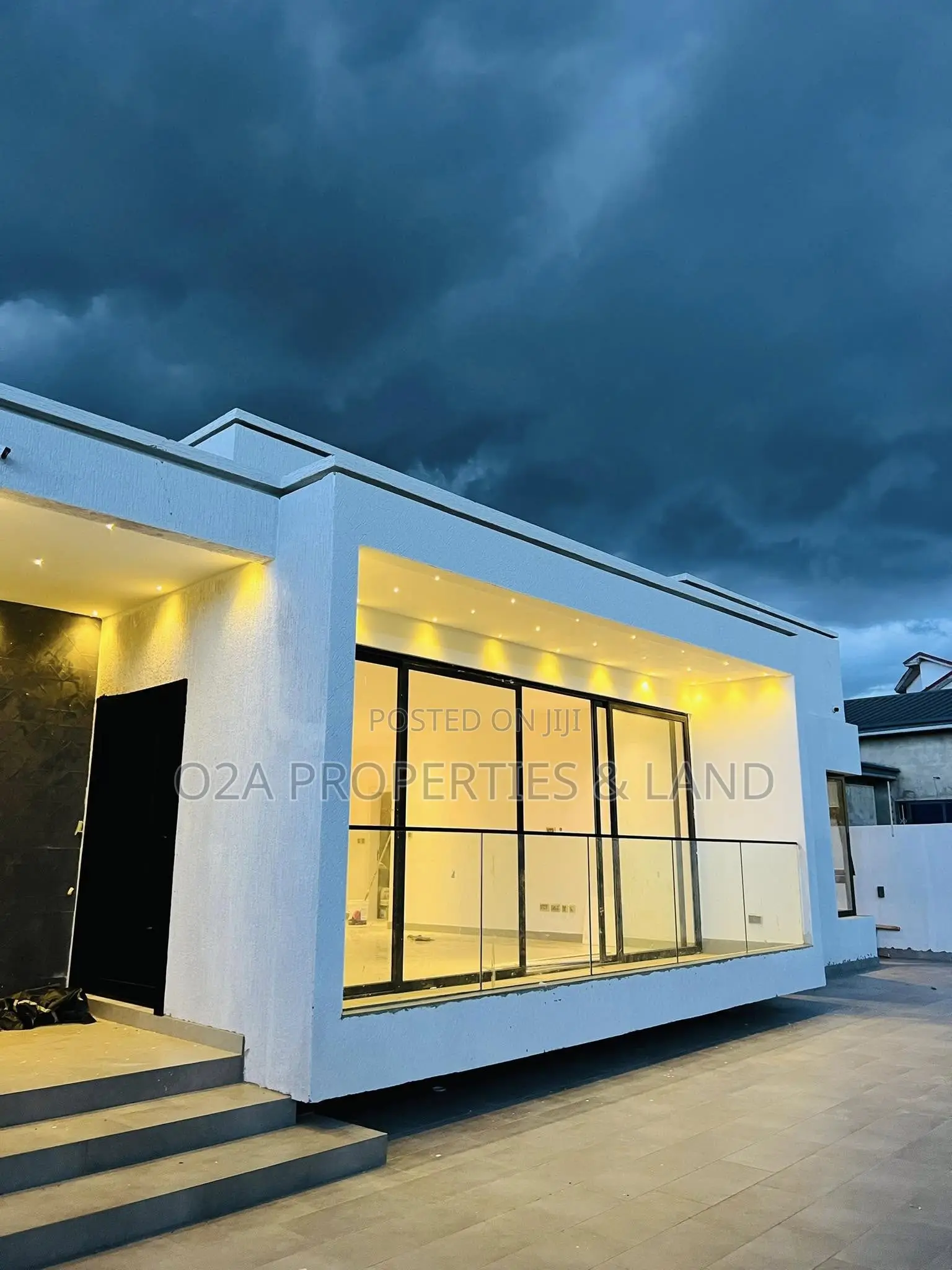 3bdrm Bungalow in Ashaley Botwe, for sale in Lake Side Estate