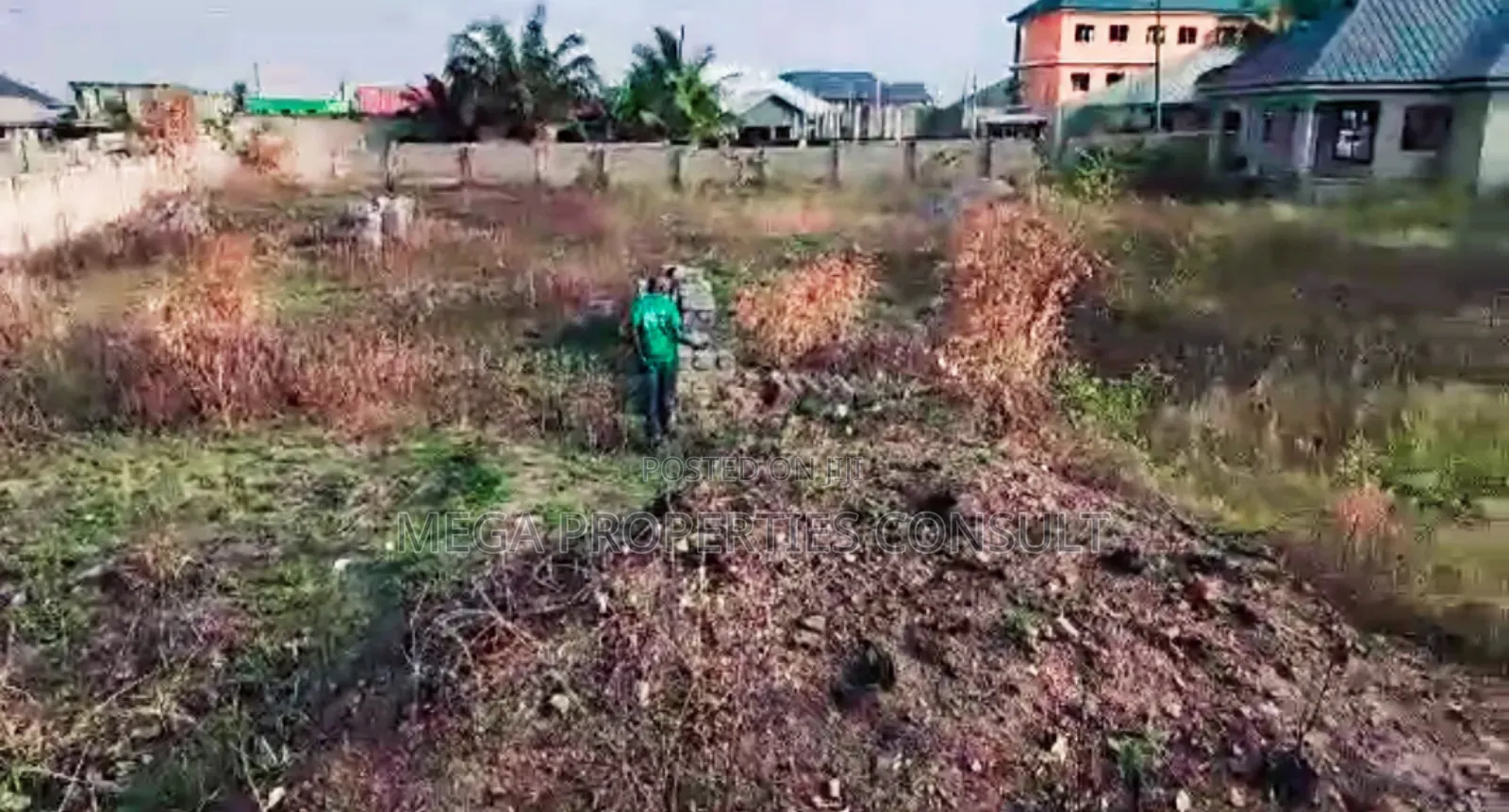 One Acre Land With 3bedrooms House for Sale in Tema C 25 in Tema Metropolitan
