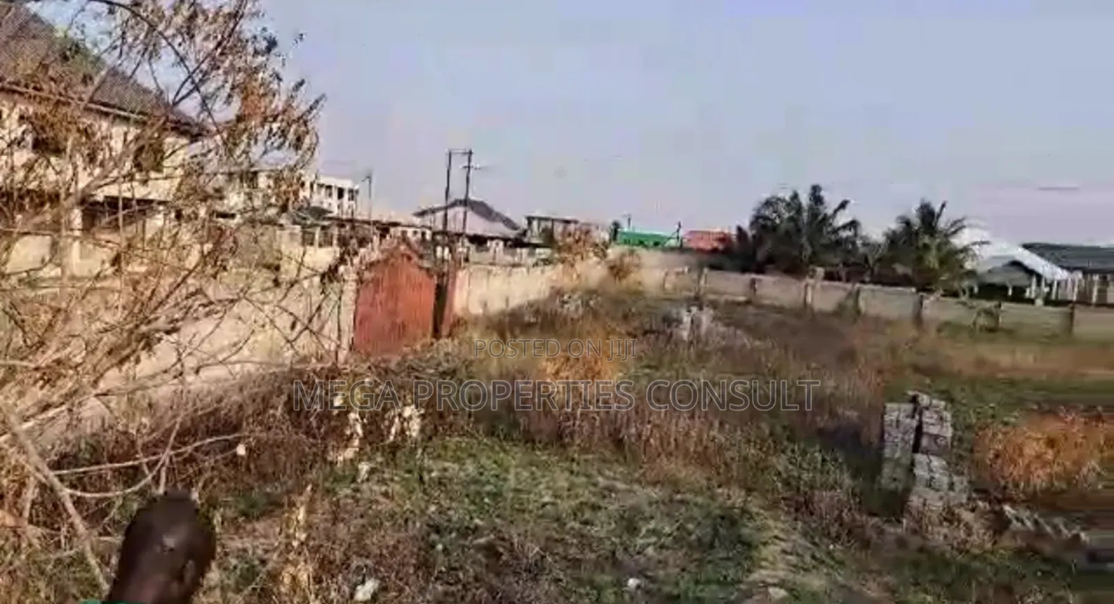 One Acre Land With 3bedrooms House for Sale in Tema C 25 in Tema Metropolitan