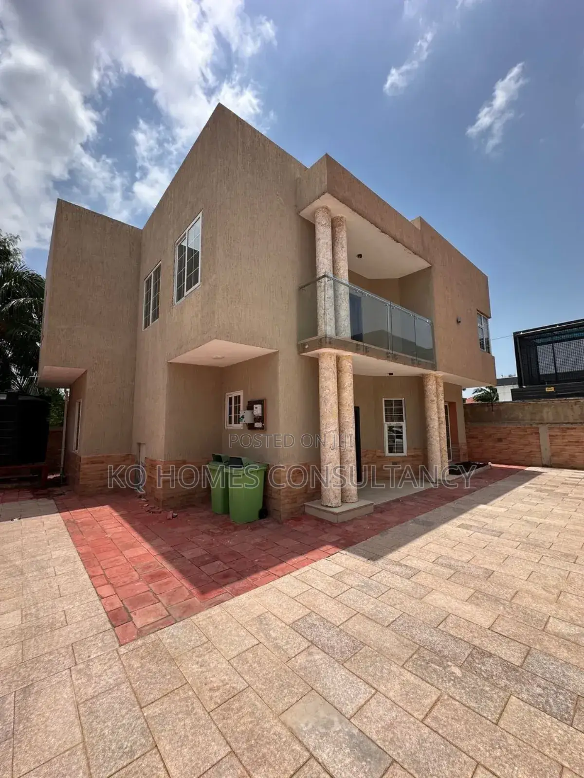 3bdrm Townhouse / Terrace in Dzorwulu for rent in Dzorwulu