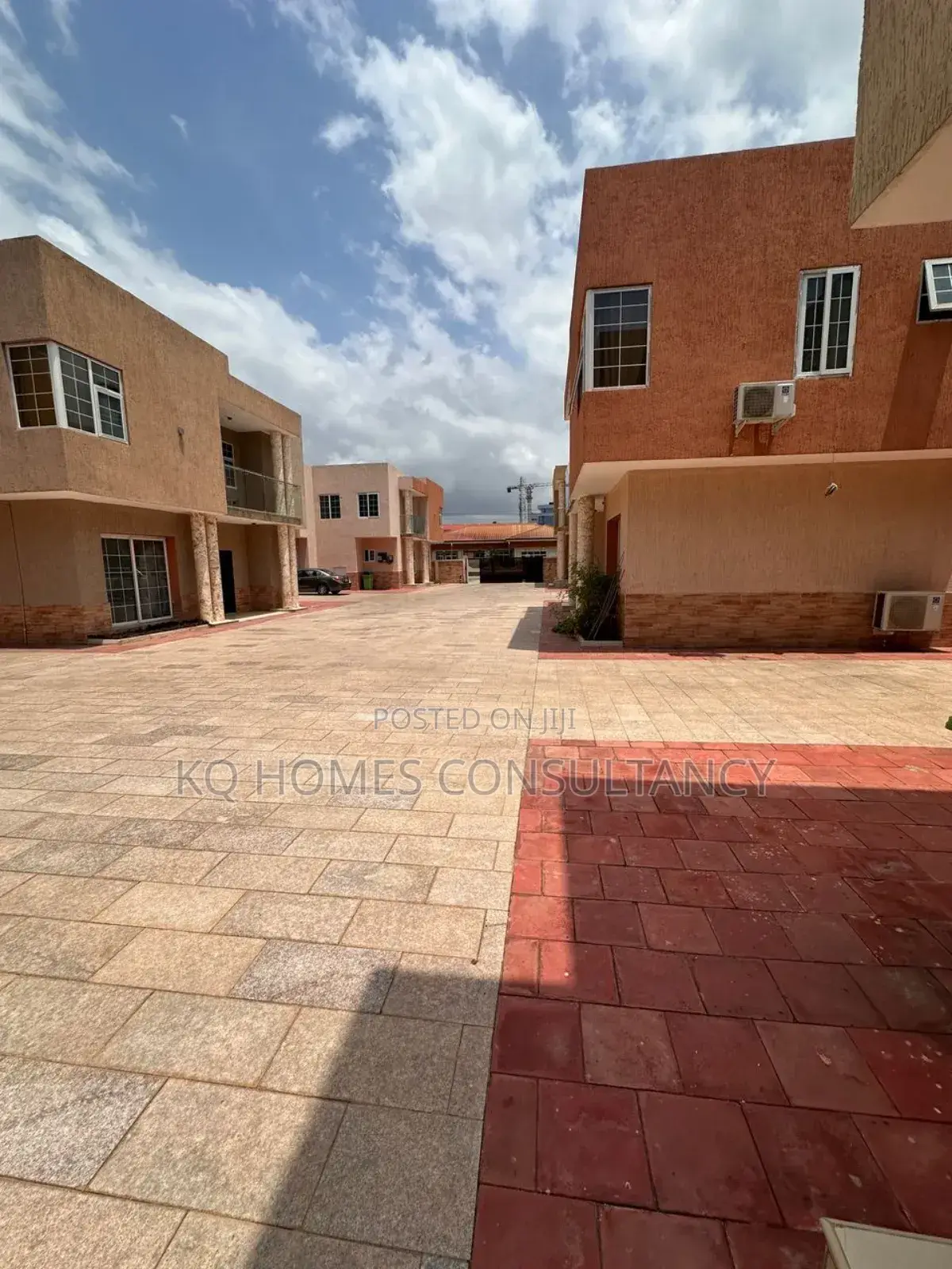 3bdrm Townhouse / Terrace in Dzorwulu for rent in Dzorwulu