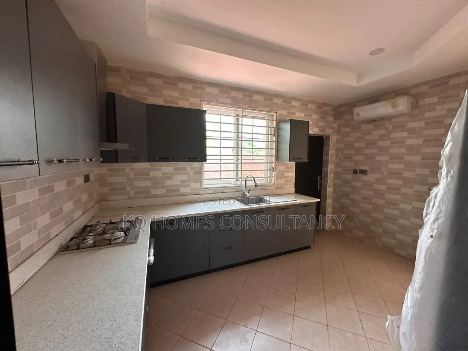 3bdrm Townhouse / Terrace in Dzorwulu for rent in Dzorwulu