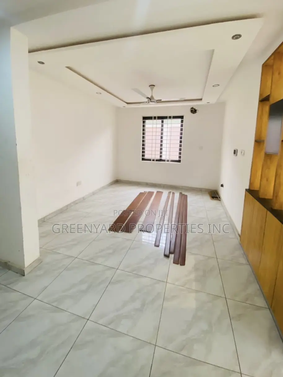 5bdrm House in East Legon for sale in East Legon