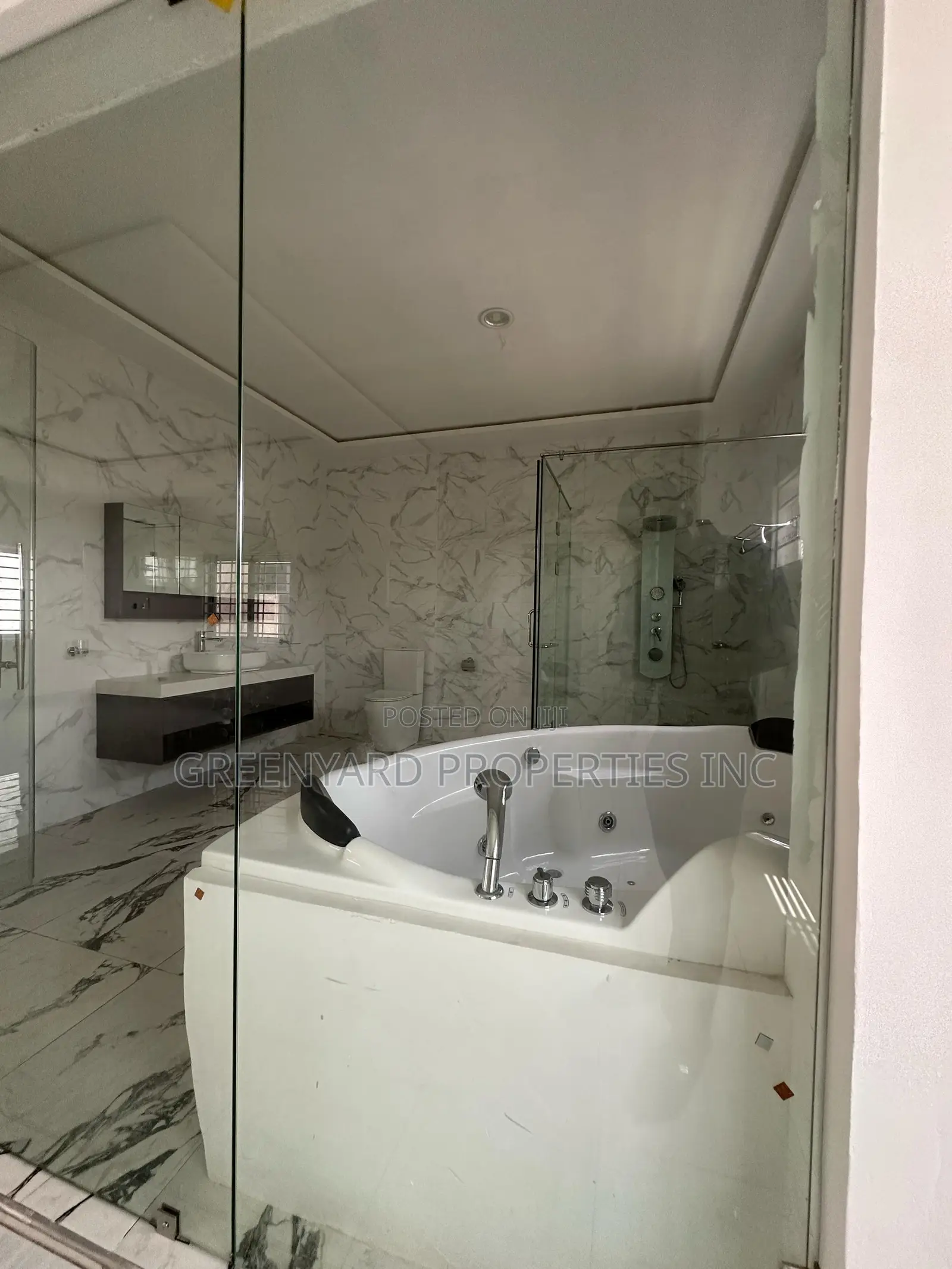3bdrm House in Lakeside for sale in Lake Side Estate