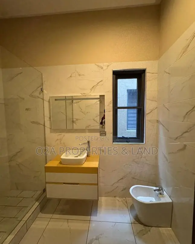 5bdrm House in East Legon, Bawaleshie for rent in Bawaleshie