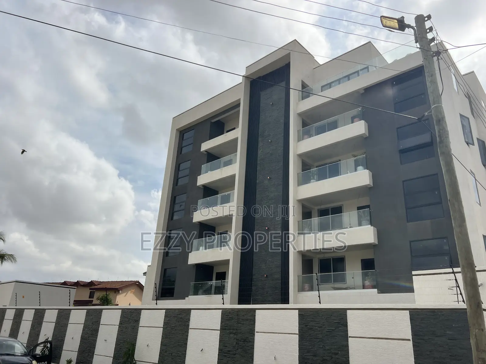 2bdrm Apartment in East Legon American for sale in East Legon