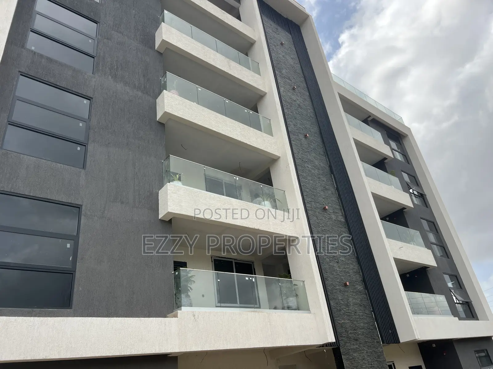 2bdrm Apartment in East Legon American for sale in East Legon