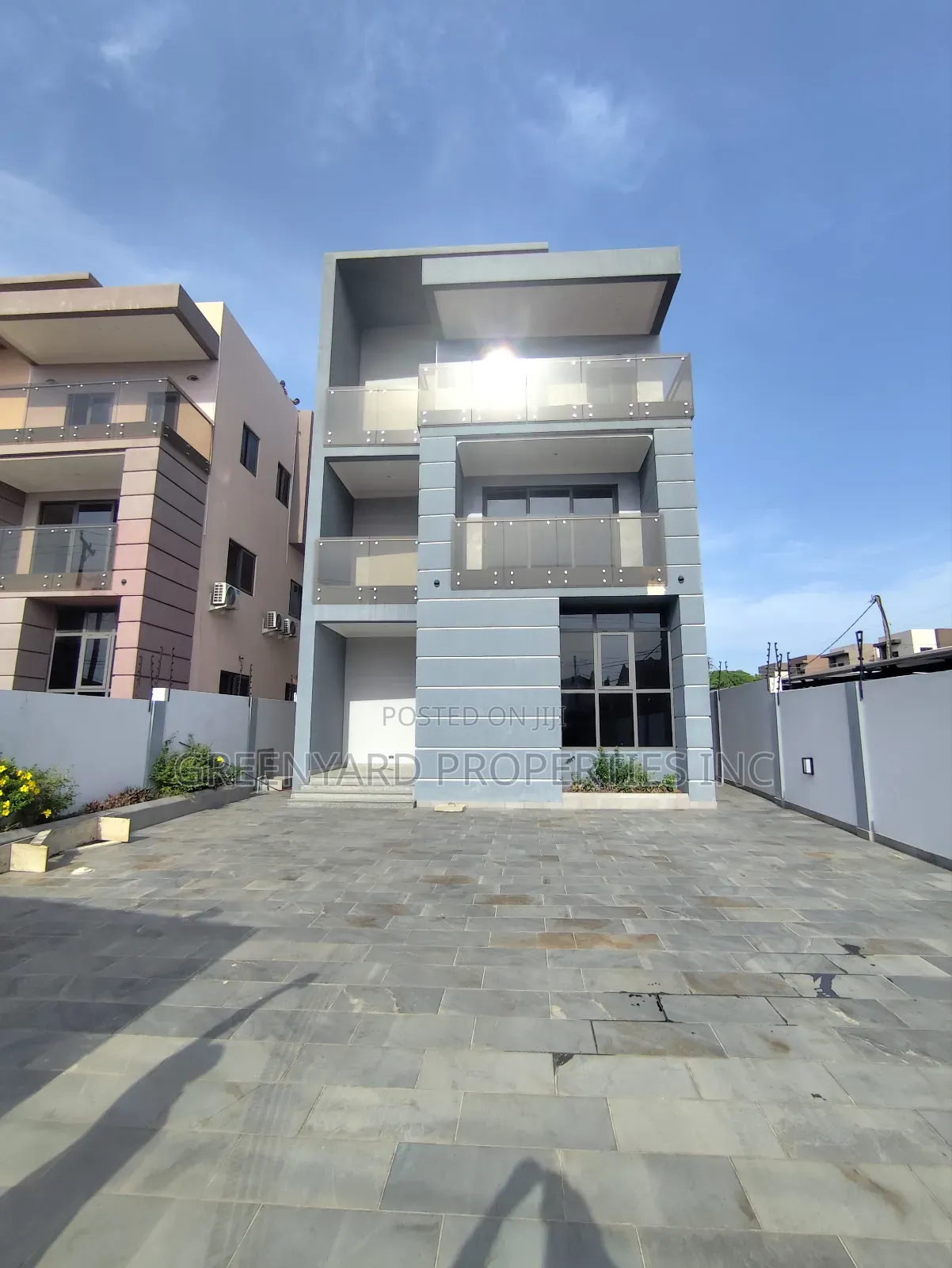 4bdrm Duplex in Lagos Ave, East Legon for rent in East Legon
